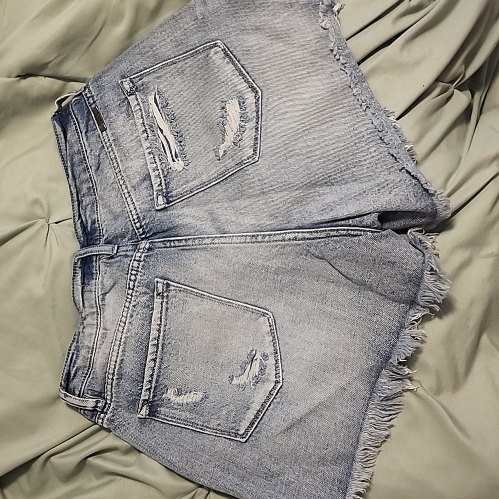 Shorts - Picture 3 of 3